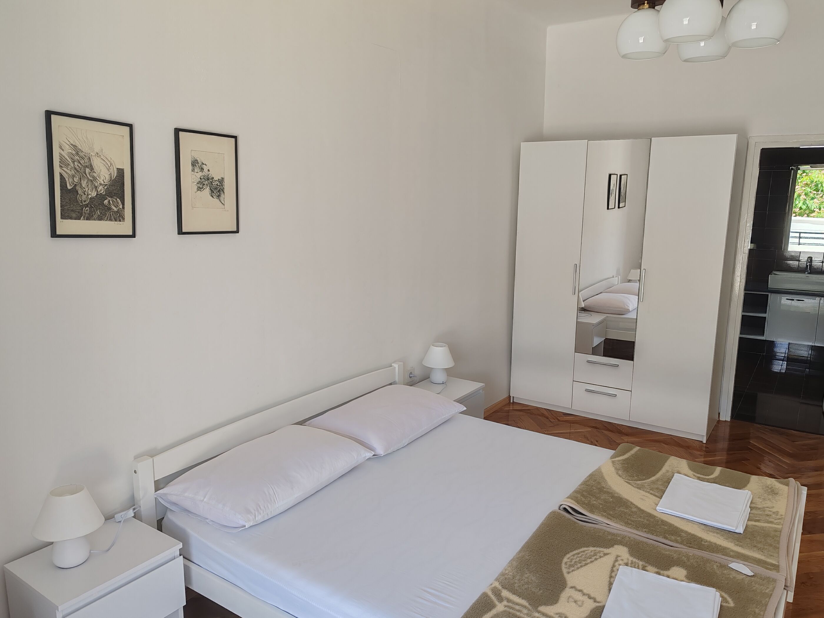 House | Iron/ironing board, free WiFi