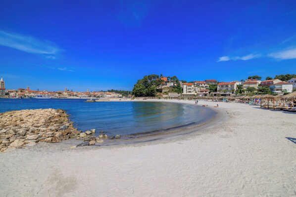 Beach nearby - House Toni (Rab)