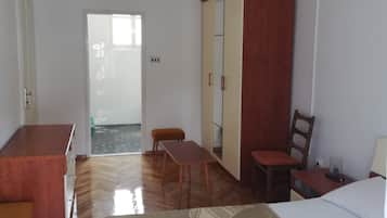 Casa | Tabla de planchar con plancha y wifi gratis