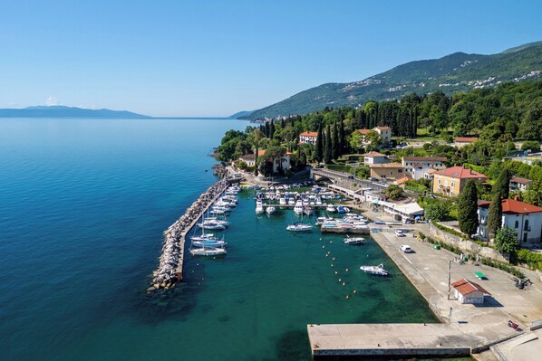 Beach - House Sara (Opatija)