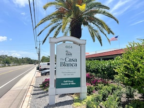 Exterior detail - Casa Blanca - Villa C12 (Sarasota)