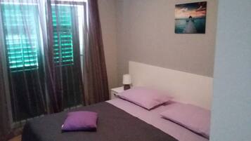 Iron/ironing board, free WiFi