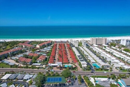 B03 - Life’s Better by the Beach