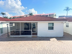 Exterior - Casa Blanca - Villa B16 (Sarasota)
