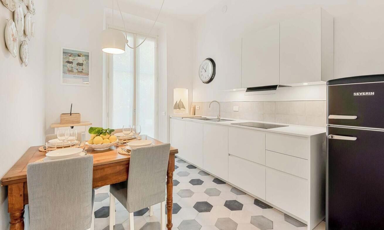 Kühlschrank, Mikrowelle, Geschirrspüler