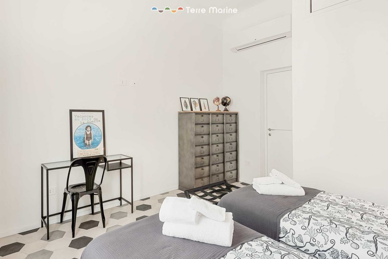 2 chambres, fer et planche à repasser