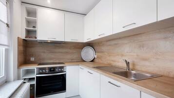 Réfrigérateur, four, plaque de cuisson, lave-vaisselle