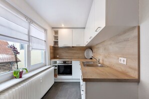 Kühlschrank, Ofen, Herdplatte, Geschirrspüler