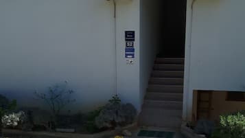 Kiến trúc tòa nhà