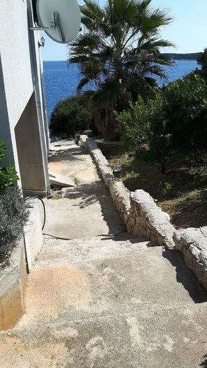 Courtyard - Apartments Ruzica (Vis)