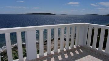Apartment (A1) | Balkon