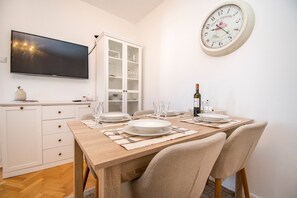 Apartment (A1) | Dining - Apartment Sunny Family Terrace Oasis (Povljana)