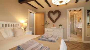 2 bedrooms, individually decorated, individually furnished, free WiFi