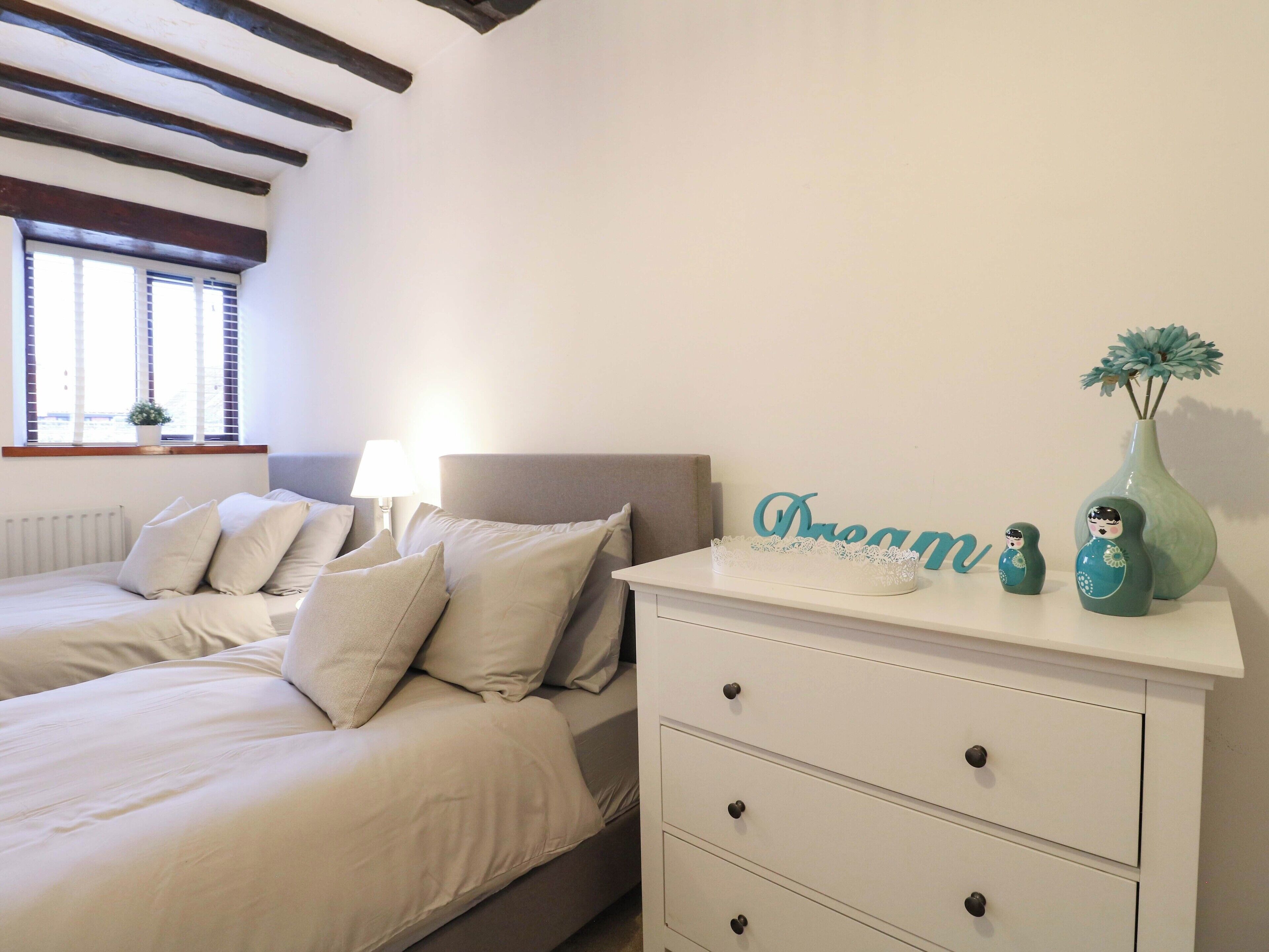 2 bedrooms, individually decorated, individually furnished, free WiFi