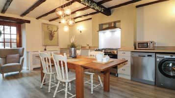 Dishwasher, cookware/dishes/utensils