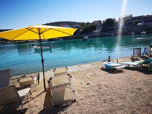 Beach - Apartments Ivan (Rogoznica)