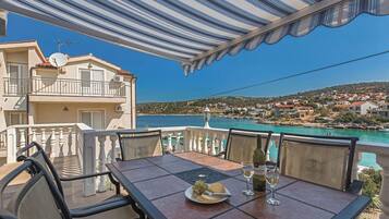 Apartment (A1) | Outdoor dining
