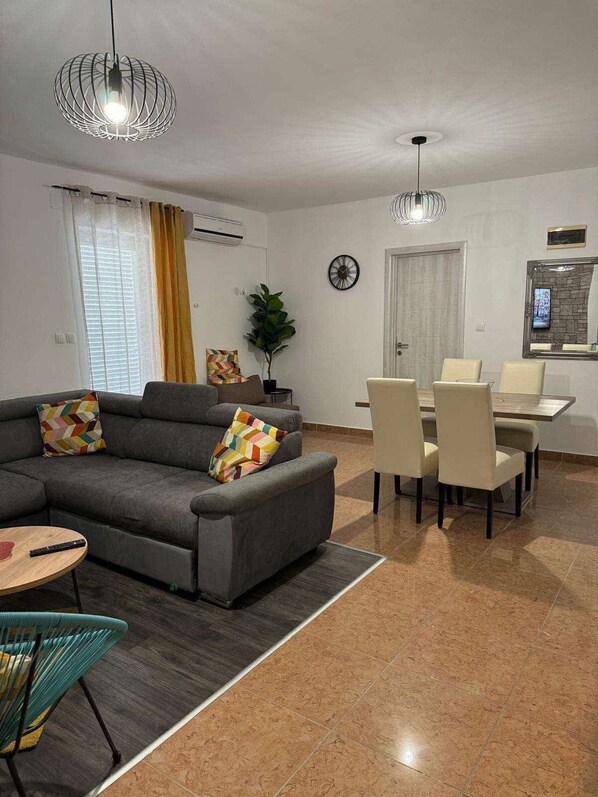 Apartment (A2) | Living area - Apartments Leona (Rogoznica)