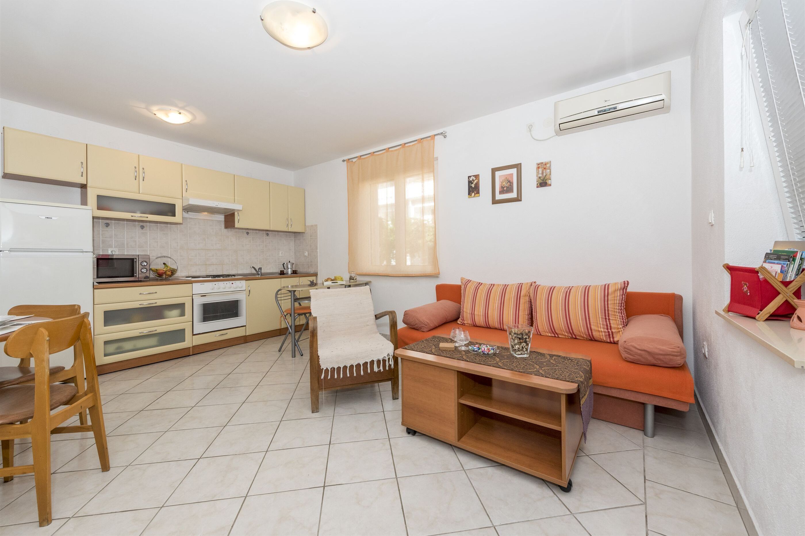 Apartment (A1) | Living room