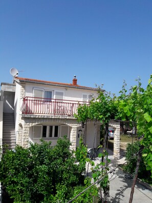 Building design - Apartments Biserka (Rogoznica)