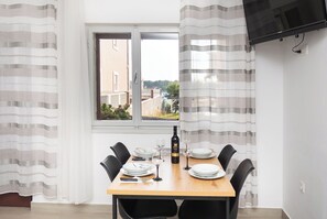 Apartment (A1) | Dining - Apartment Ivana (Sibenik)
