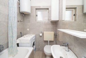 Apartment (A1) | Bathroom - Apartment Ivana (Sibenik)