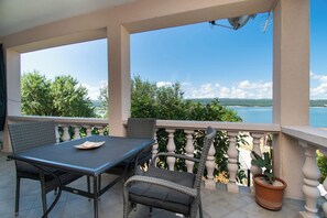 Terrace/patio - House Sea and River (Obrovac)