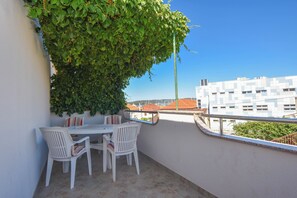 Apartment (A3) | Balkon