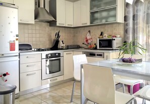 Apartment (A1) | Private kitchen - Apartment Ivana With Jacuzzi (Vir)