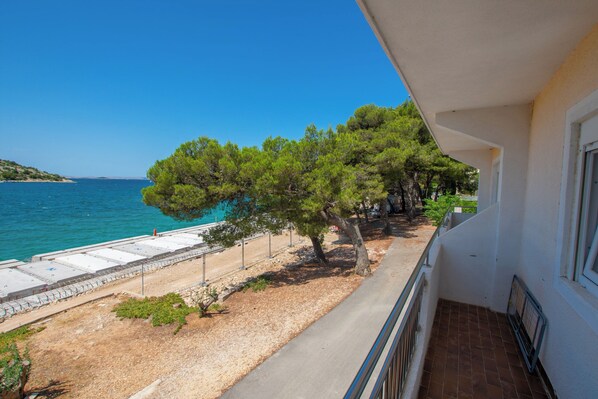 Apartment (A1) | Water view - Apartments Calida B (Pakostane)