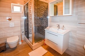 Apartment (A1) | Bathroom | Shower