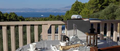 House | Terrace/patio