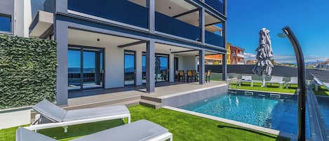 Outdoor pool, a heated pool