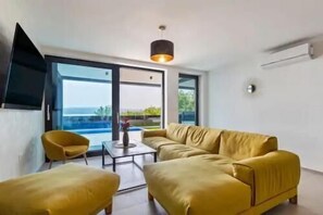 Apartment (A1) | Living room - Villa Three Units (Crikvenica)