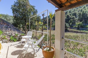 Courtyard - House Silvana (Postira)