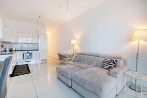 TV - Valley & Sea Views with Furnished BBQ Balcony (Sliema)