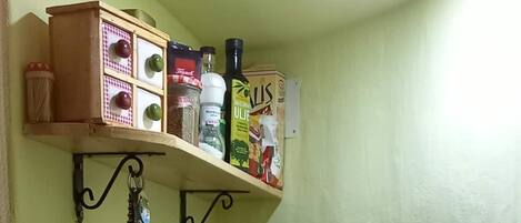 Maison | Cuisine privée | Réfrigérateur, surface de cuisson, cafétiÚre à espresso