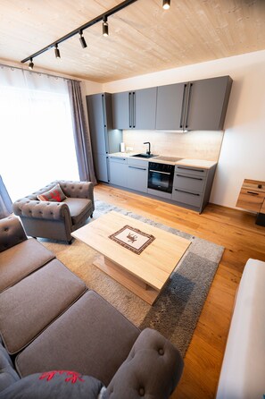 TV - Apartment "Studio Mühle" with Mountain View and Wi-Fi (Scharnitz)