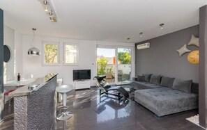 Apartment (A1) | Living area - Apartment Black Star (Split)