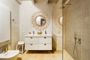 Shower, hair dryer, towels - Luxury villa with pool near Scicli (Scicli)