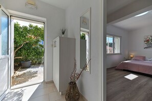 Apartment (A1) | Flur