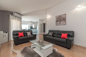 Apartment (A3) | Living room - Apartments Kapetan (Trogir)
