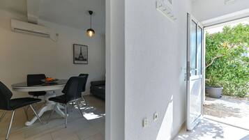 Apartment (A1) | Dining
