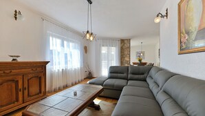 Apartment (A2) | Living room - Apartments Kapetan (Trogir)