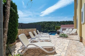 Outdoor pool - Apartments Kapetan (Trogir)