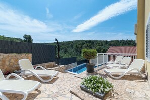 Outdoor pool - Apartments Kapetan (Trogir)