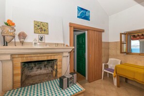 House | BBQ/picnic Area - House Svjetlana (Postira)