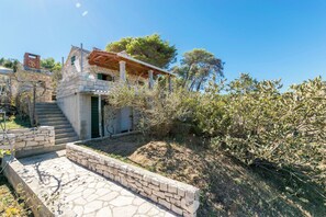 Building design - House Svjetlana (Postira)