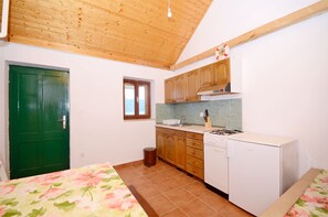 House | Private kitchen | Fridge, stovetop, cookware/dishes/utensils - House Krunoslav (Postira)