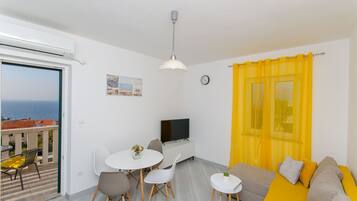 Apartment (A2) | Living room